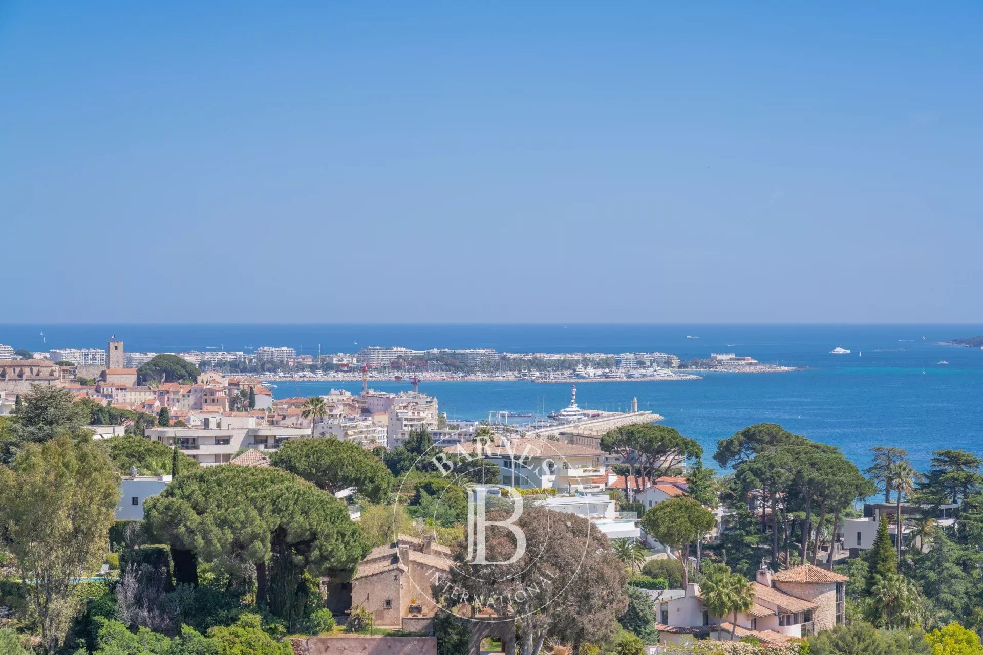EXCLUSIVITÉ – CANNES BAS CROIX DES GARDES – VUE PANORAMIQUE MER – TERRASSE – 2 CHAMBRES