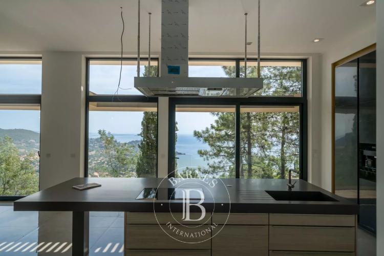SUPERBE VILLA : THEOULE SUR MER