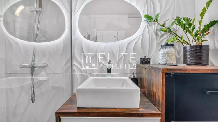 Appartement 3 pièces rénové avec terrasse — Dernier étage