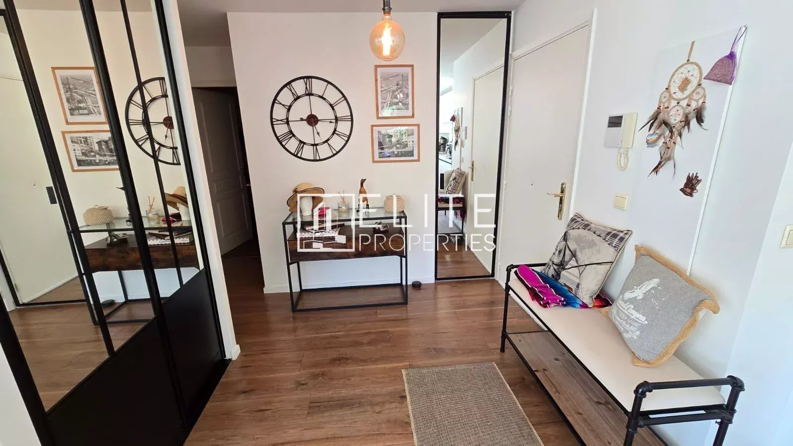 APPARTEMENT 3 PIÈCES DE 70m² + GARAGE, CAVE & PISCINE - MANDELIEU-LA-NAPOULE