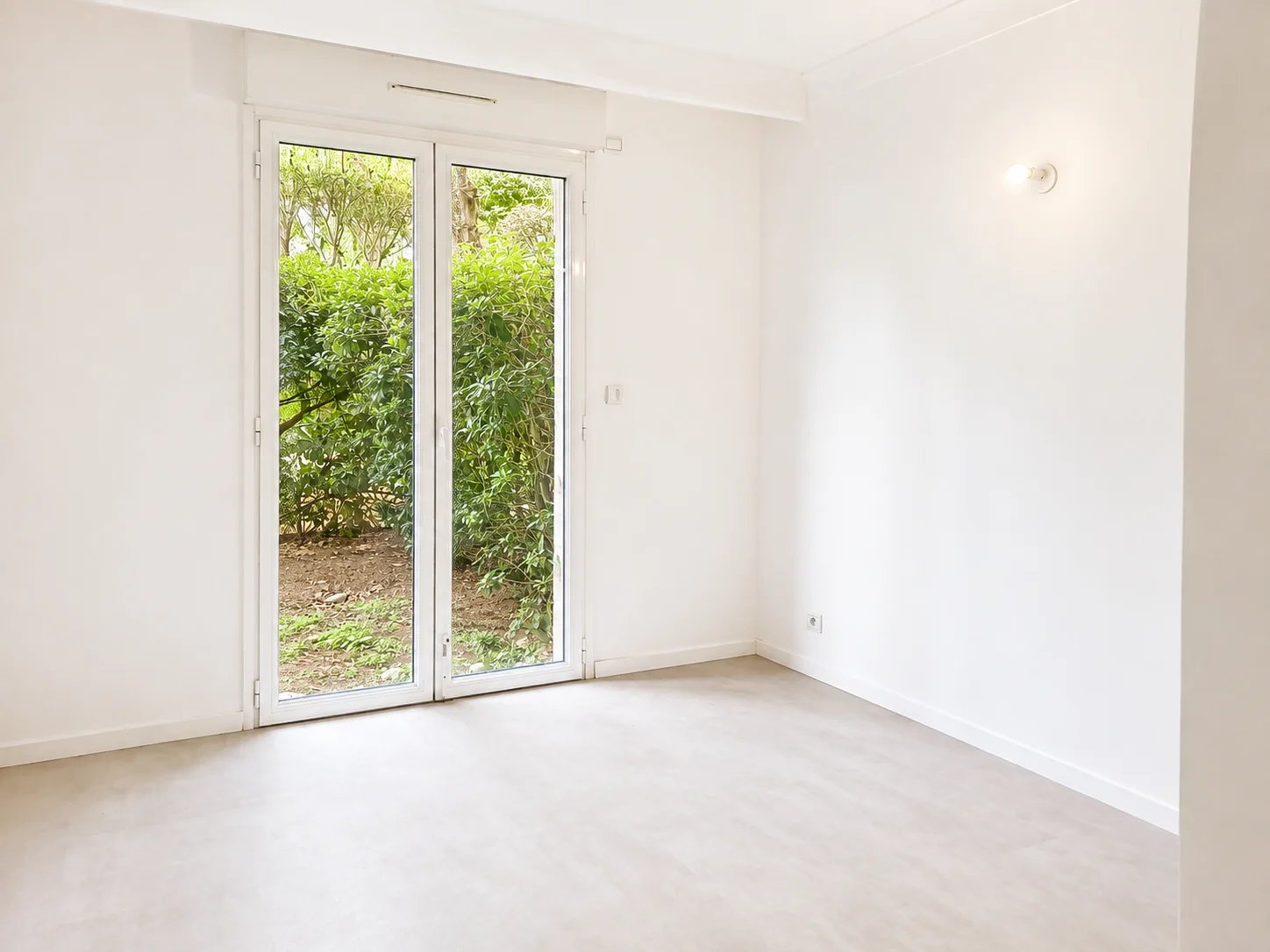 Cannes – Quartier Oxford | Spacieux T4 avec vaste terrasse, jardin & garage