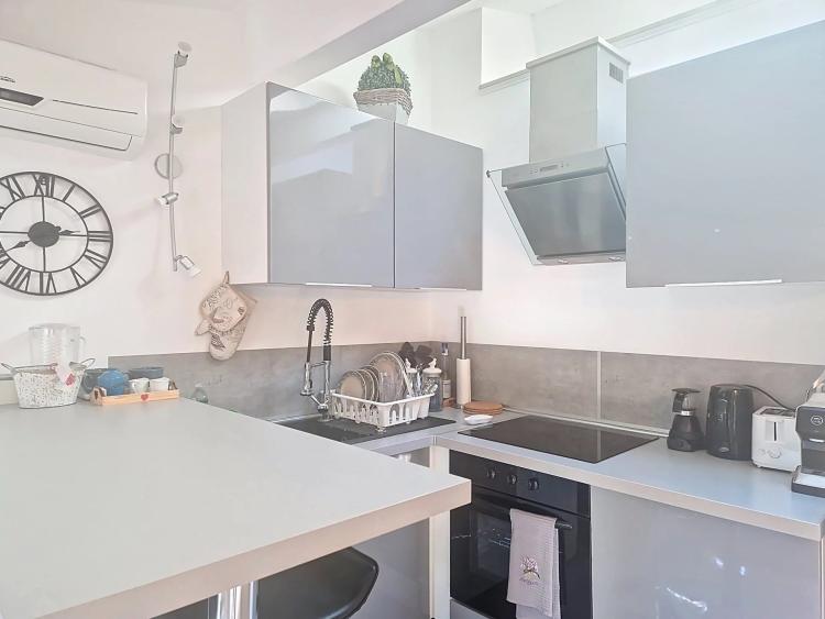 CANNES BAS ST NICOLAS - STUDIO MEUBLÉ AVEC MEZZANINE - AU CALME