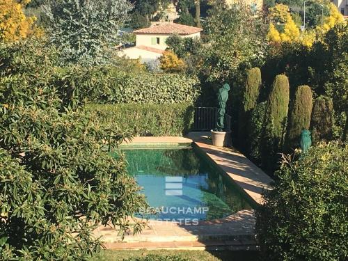 Villa 5 chambres néo-provençale avec vue mer - Mougins