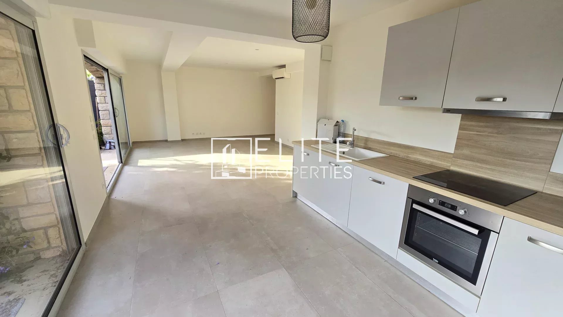 APPARTEMENT 3 PIECES 80m² + JARDIN + 2 PARKINGS MOUANS-SARTOUX