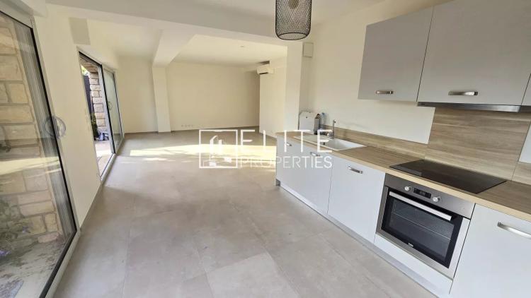 APPARTEMENT 3 PIECES 80m² + JARDIN + 2 PARKINGS MOUANS-SARTOUX