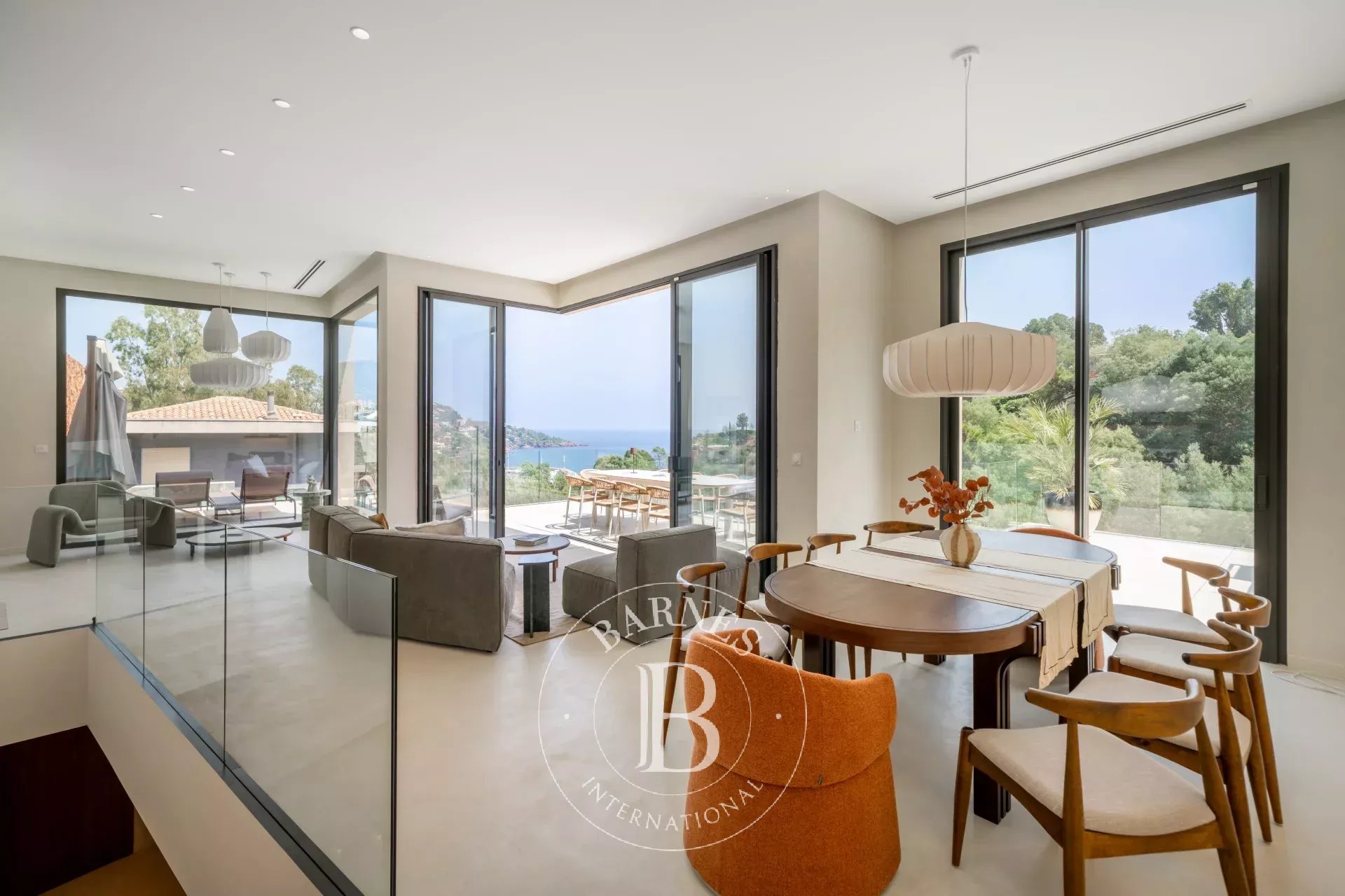 THÉOULE-SUR-MER - VILLA CONTEMPORAINE VUE MER
