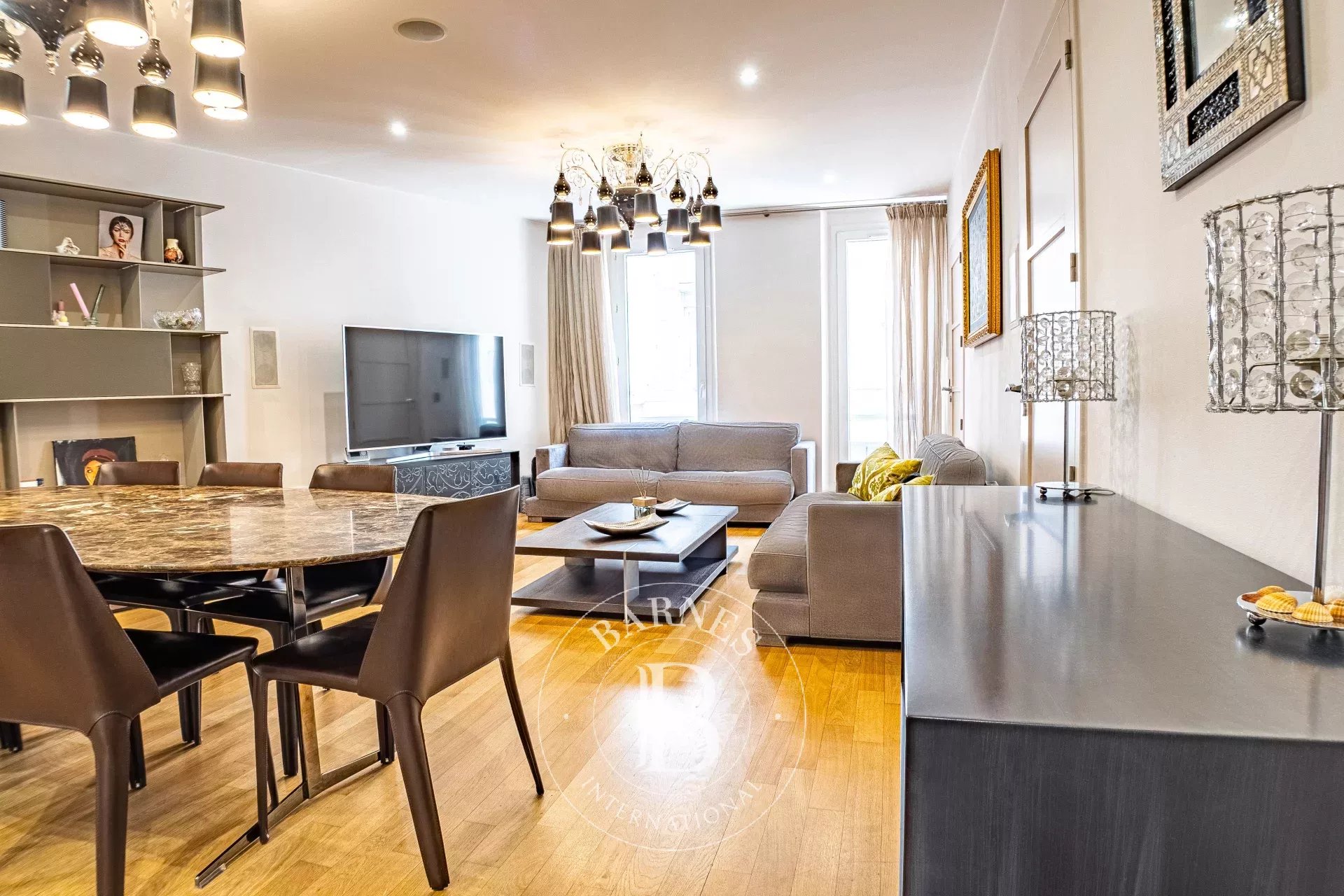CANNES BANANE – RUE D’ANTIBES – 4 PIÈCES – FORT POTENTIEL LOCATIF