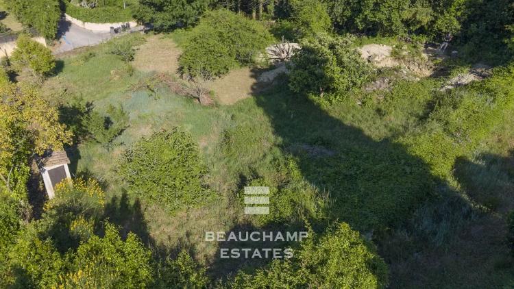 Mougins – Terrain avec permis pour villa provençale et piscine