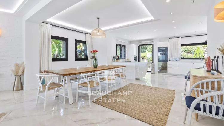 Villa contemporaine 5 chambres avec piscine - Super Cannes