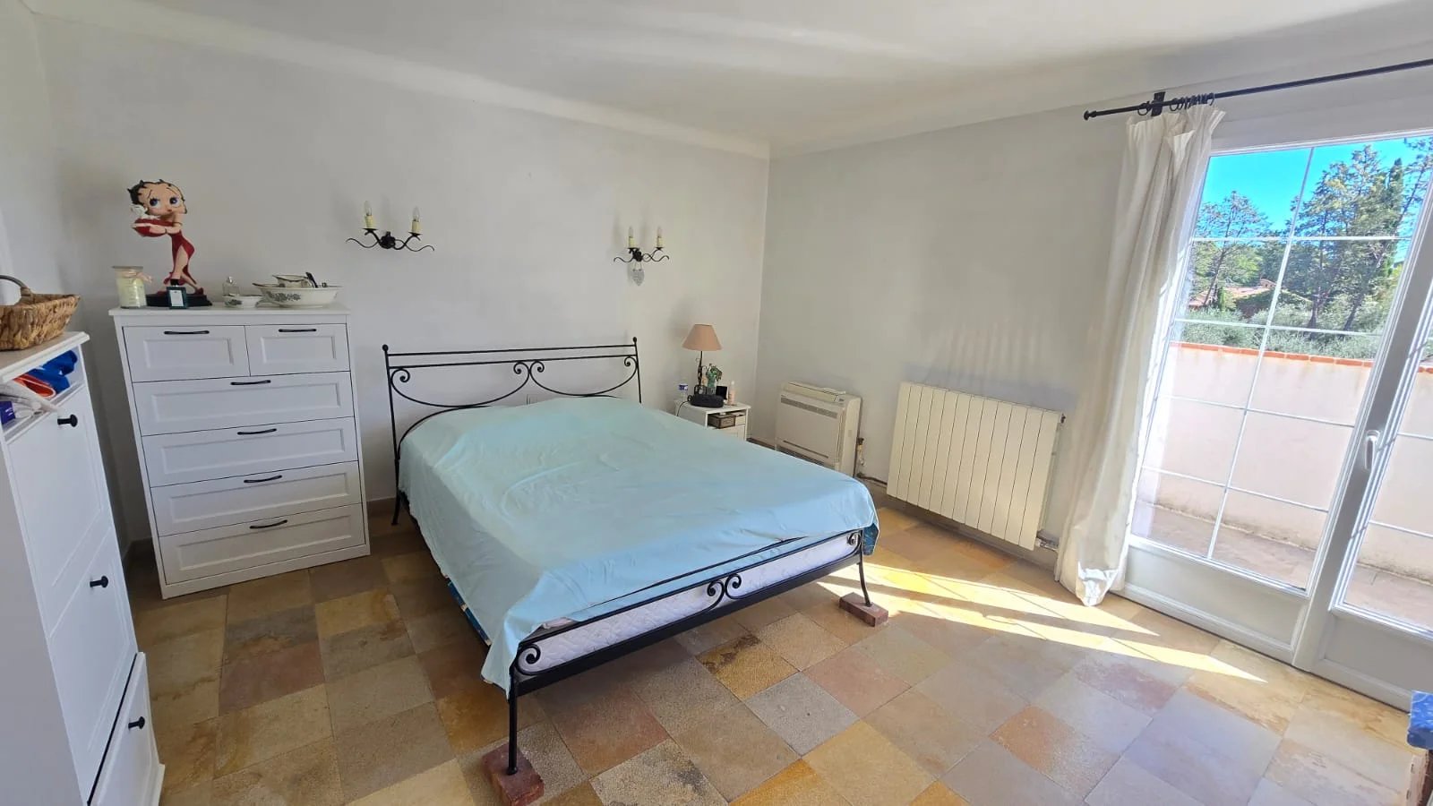 MAISON 5 PIÈCES 135 m² + PISCINE & DOUBLE GARAGE – TERRAIN 3 300 m²