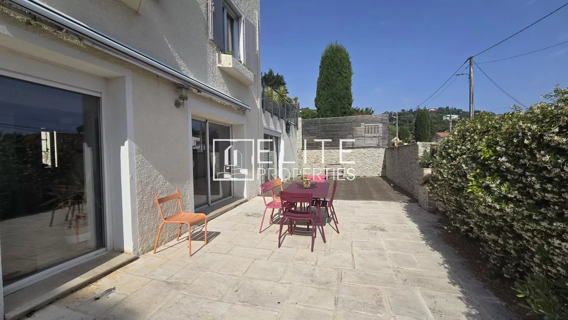 MAISON 5 PIÈCES 112 m² – VUE MER & PISCINE – CANNES