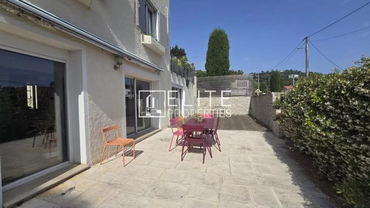 MAISON 5 PIÈCES 112 m² – VUE MER & PISCINE – CANNES