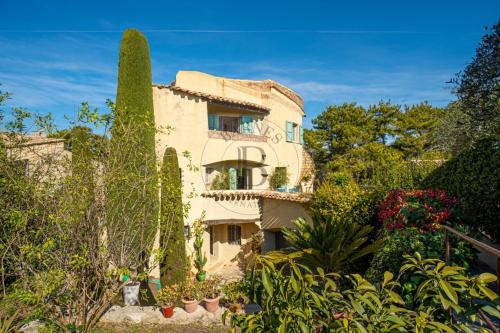 PROCHE MOUGINS - DOMAINE SÉCURISÉ - VUE MER PANORAMIQUE