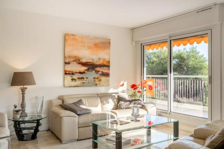 MANDELIEU LA NAPOULE - APPARTEMENT 4 PIECES RÉNOVÉ - VUE PORT