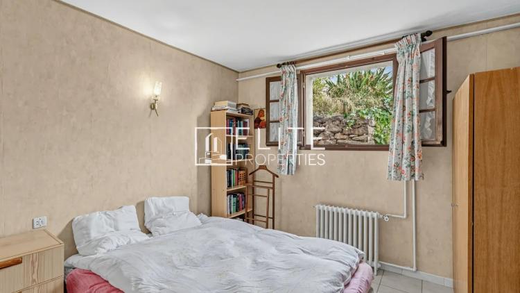 MANDELIEU-LA-NAPOULE (CAPITOU) : Maison à rénover, 110 m² habitables, vue panoramique mer et collines, terrain de 1700m²