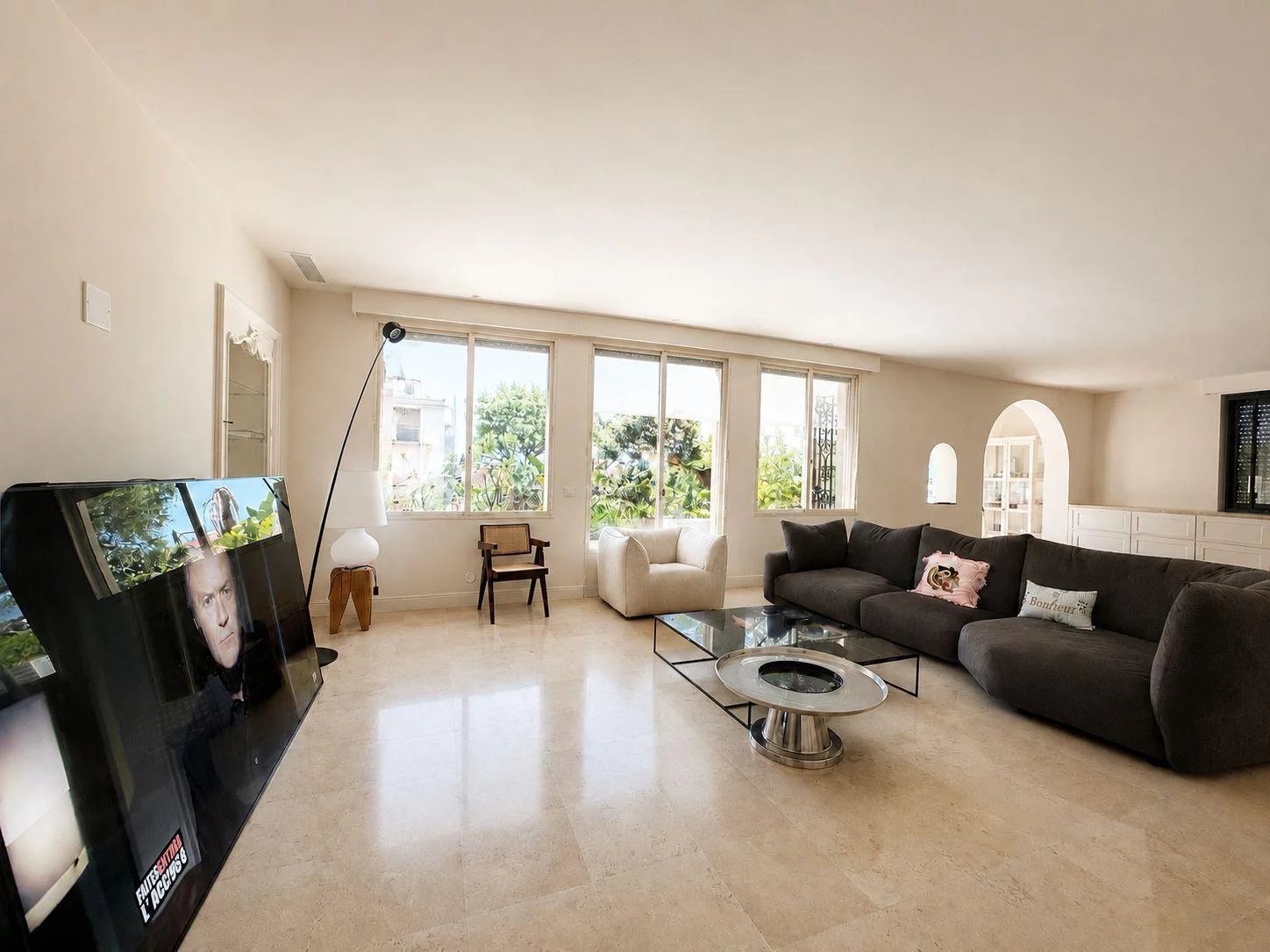 CANNES – MAISON BOURGEOISE – APPARTEMENT DE 165 m² – JARDIN PRIVATIF DE 260 m²