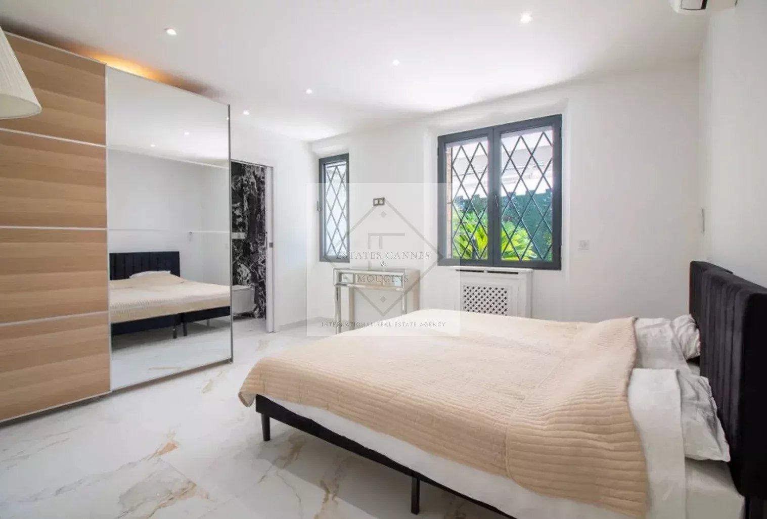 À VENDRE – VILLA D’EXCEPTION À CANNES – CALIFORNIE – VUE MER – PROCHE PLAGES