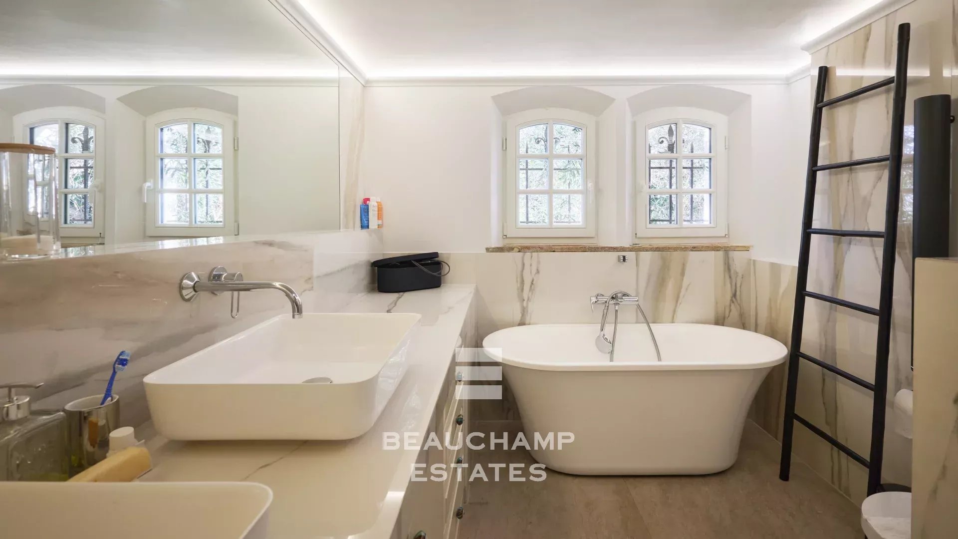 Villa provençale 6 chambres avec vue panoramique sur les collines de l’Esterel et la mer - Mougins