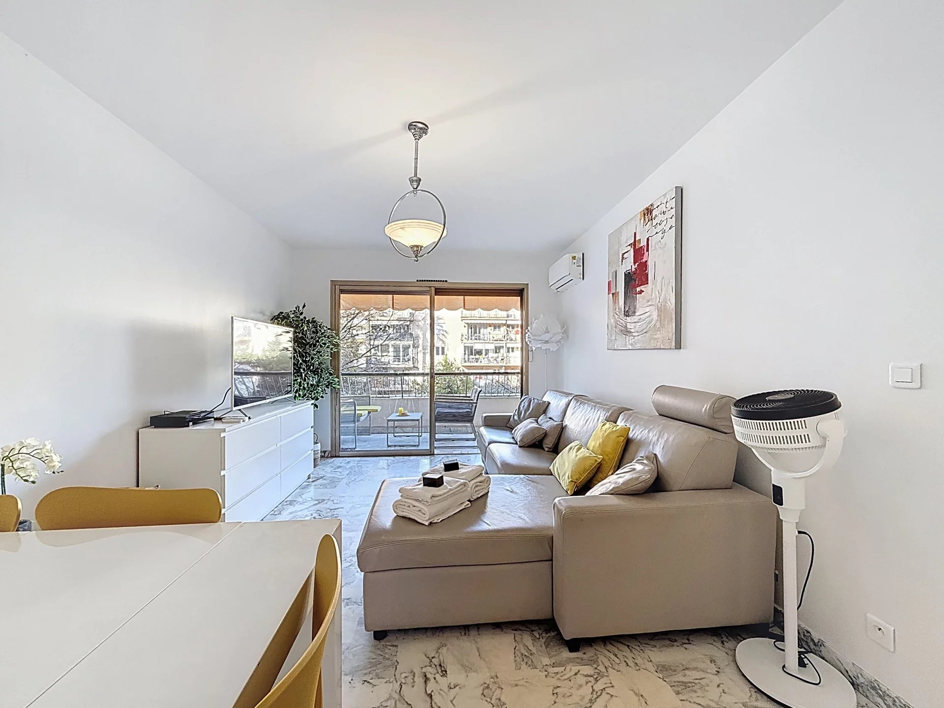 CANNES – BASSE CALIFORNIE – 2 PIÈCES – GRANDE TERRASSE OUEST – VUE DÉGAGÉE