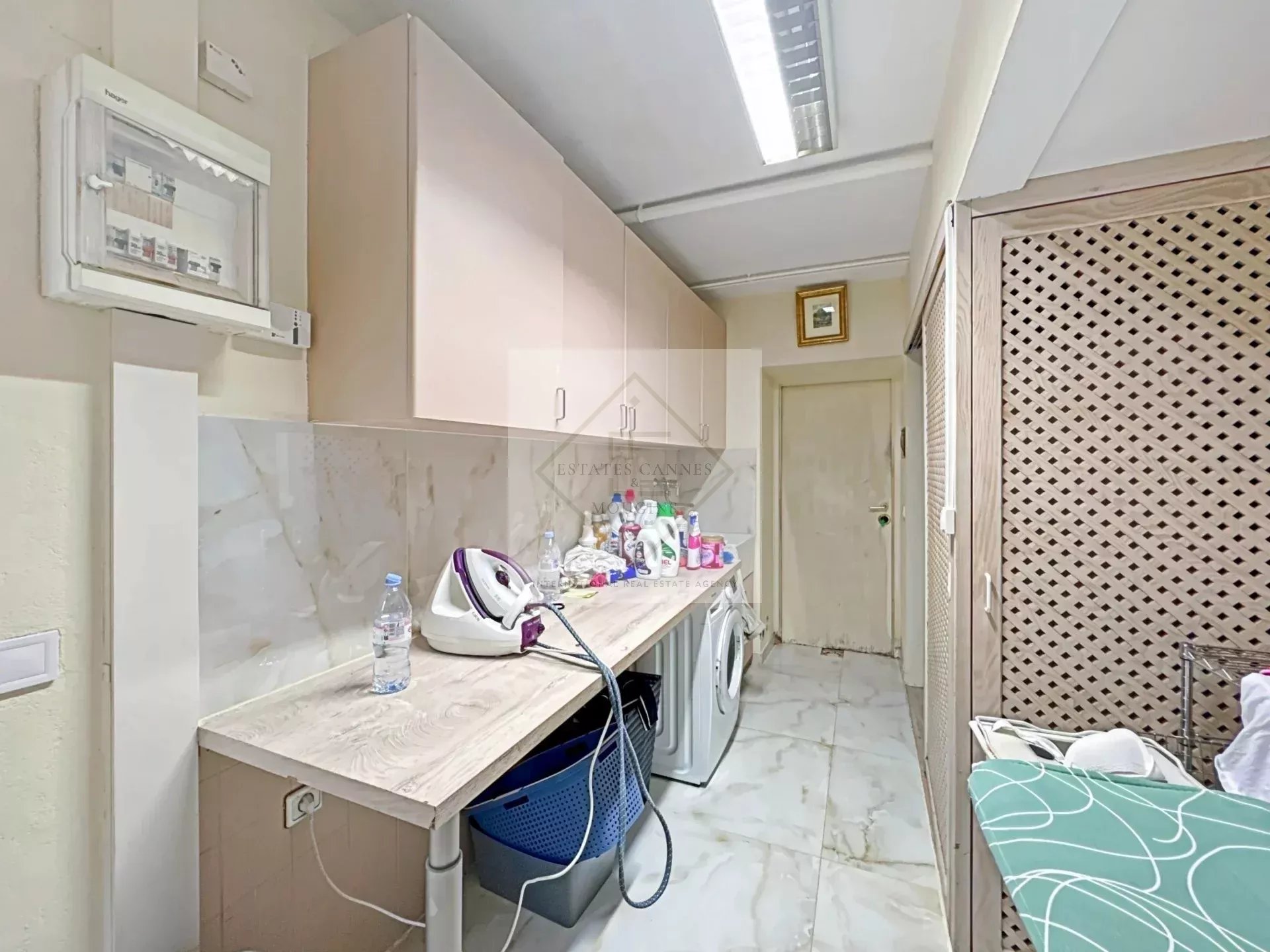 À VENDRE – VILLA D’EXCEPTION À CANNES – CALIFORNIE – VUE MER – PROCHE PLAGES