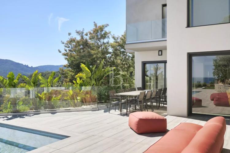 MANDELIEU LA NAPOULE - VILLA CONTEMPORAINE - VUE MER PANORAMIQUE