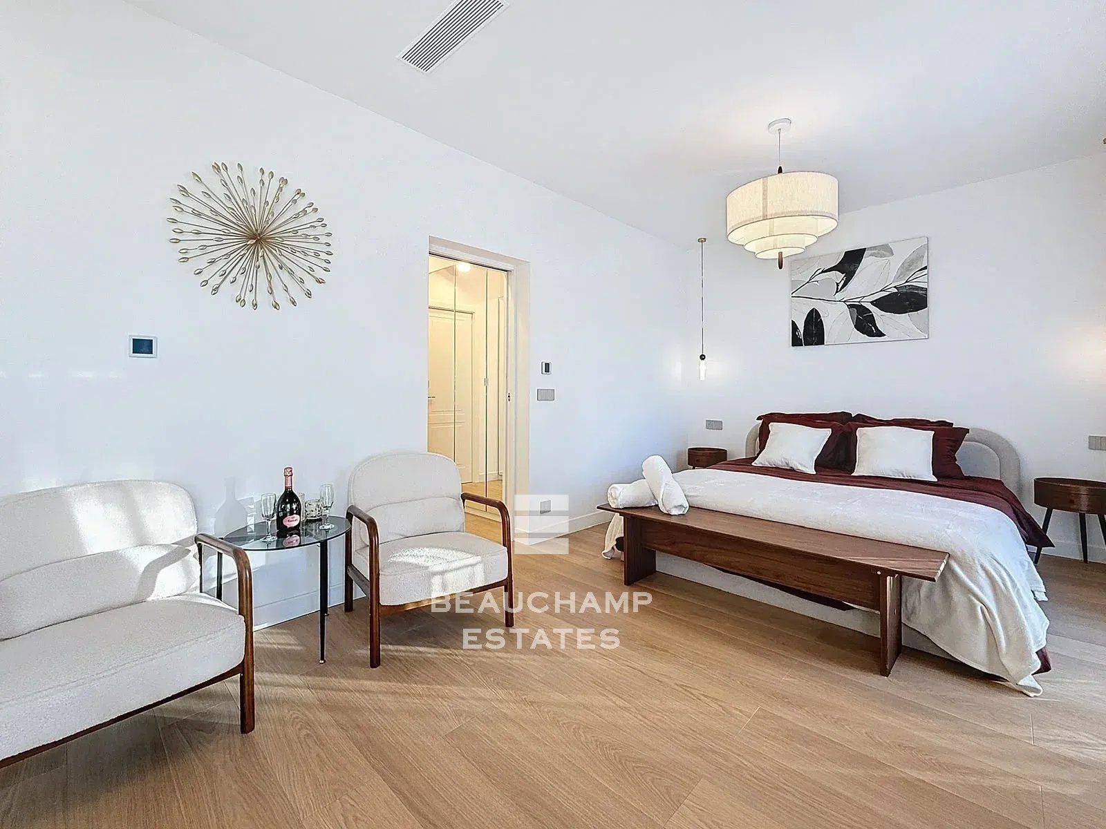 Villa rénovée avec prestations de qualité et 5 chambres en suite