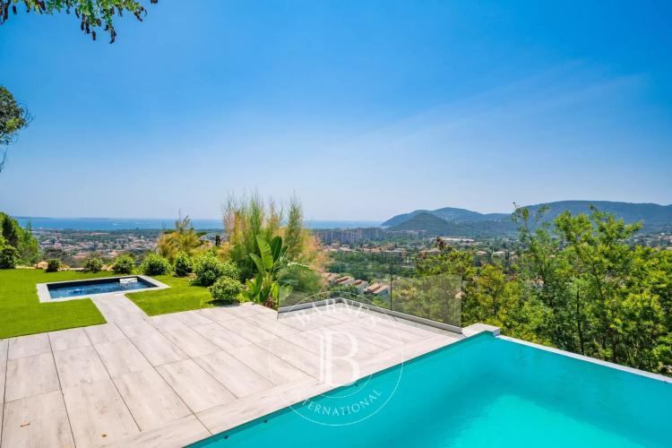 MANDELIEU LA NAPOULE - VILLA CONTEMPORAINE - VUE MER PANORAMIQUE
