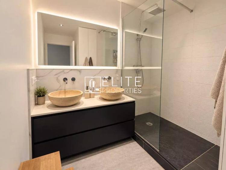 LE CANNET – APPARTEMENT LUMINEUX, TRAVERSANT ET AU CALME
