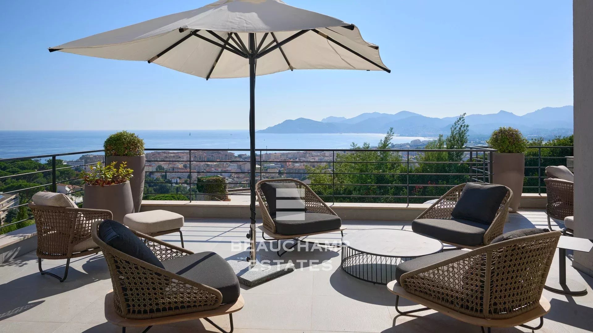 villa contemporaine 5 chambres avec vue mer panoramique - Cannes