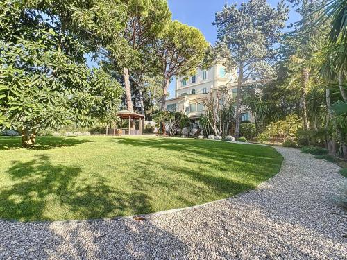CANNES - BASSE CALIFORNIE -JARDIN