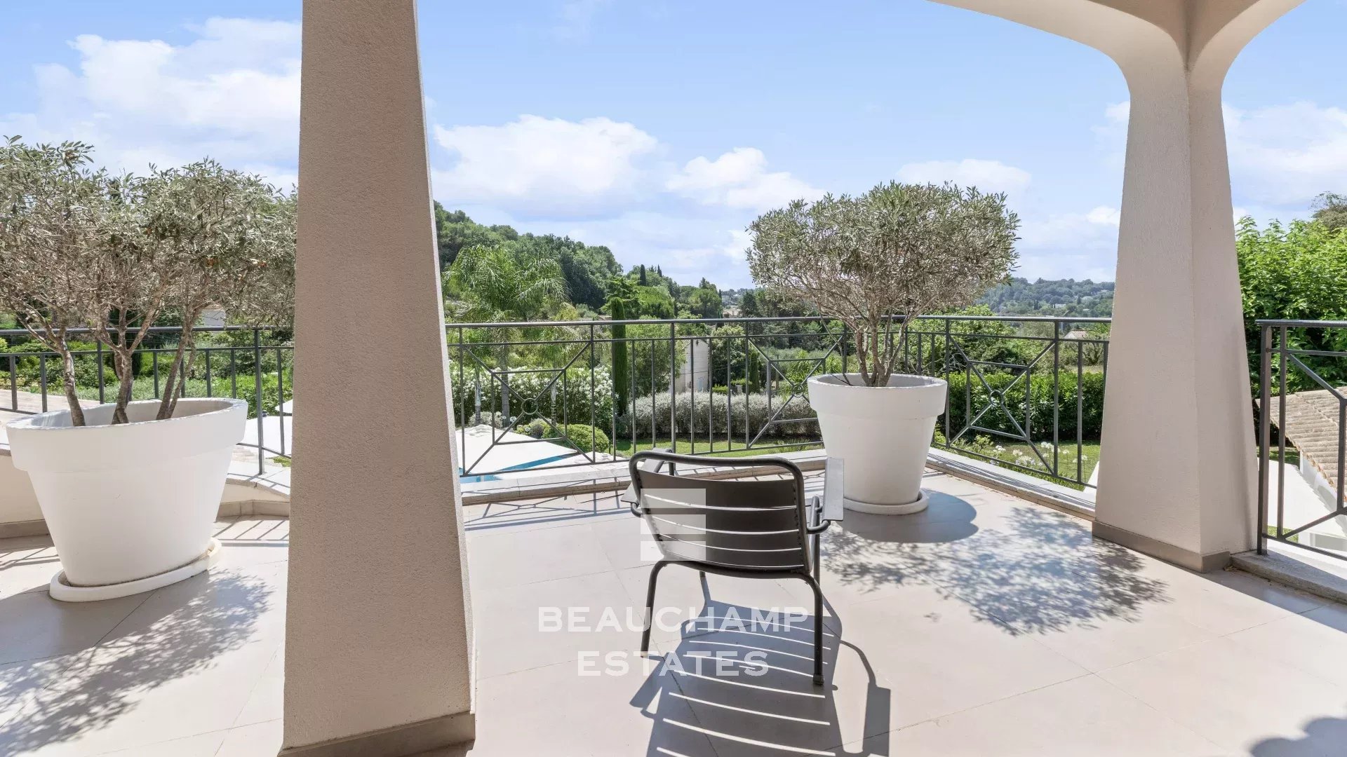 Villa provençale 4 chambres avec piscine - Valbonne