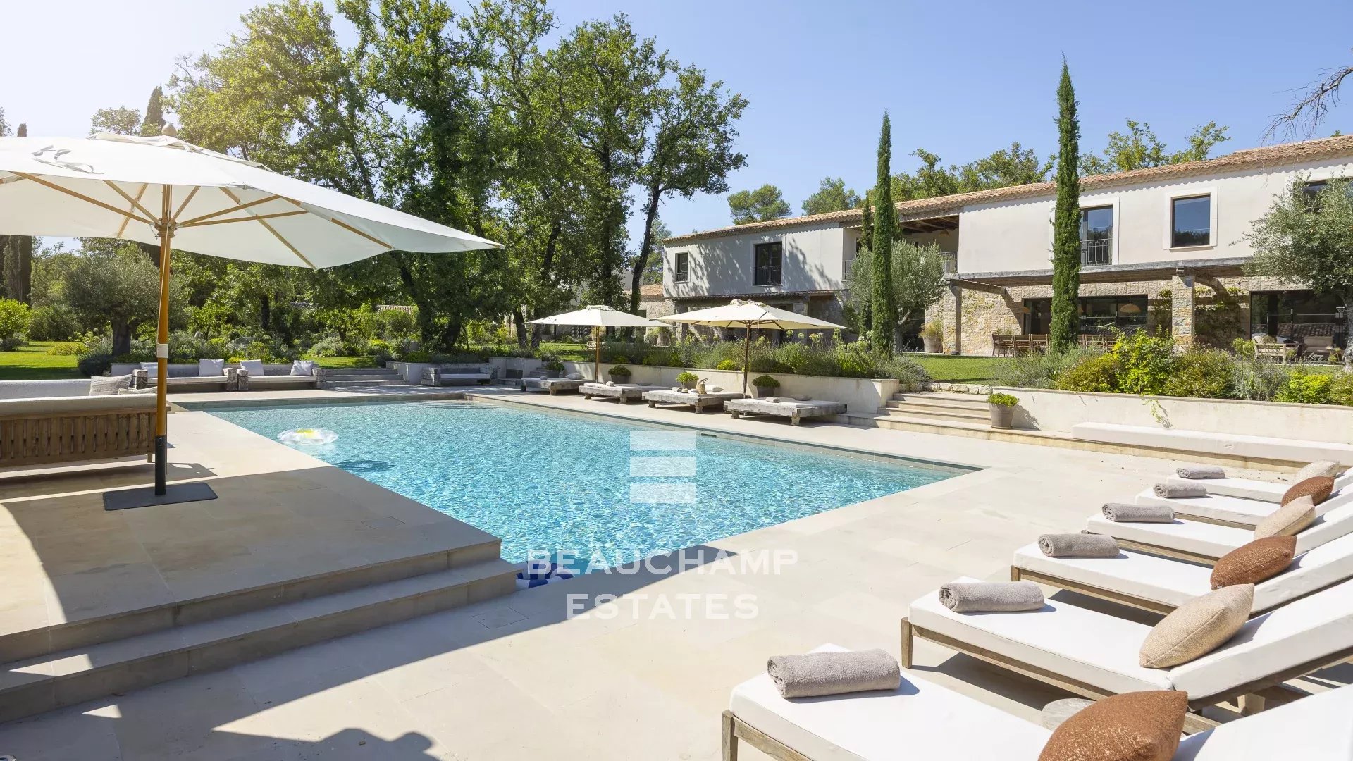 Exclusivité - Domaine fermé de 12 chambres  avec piscine  - Valbonne