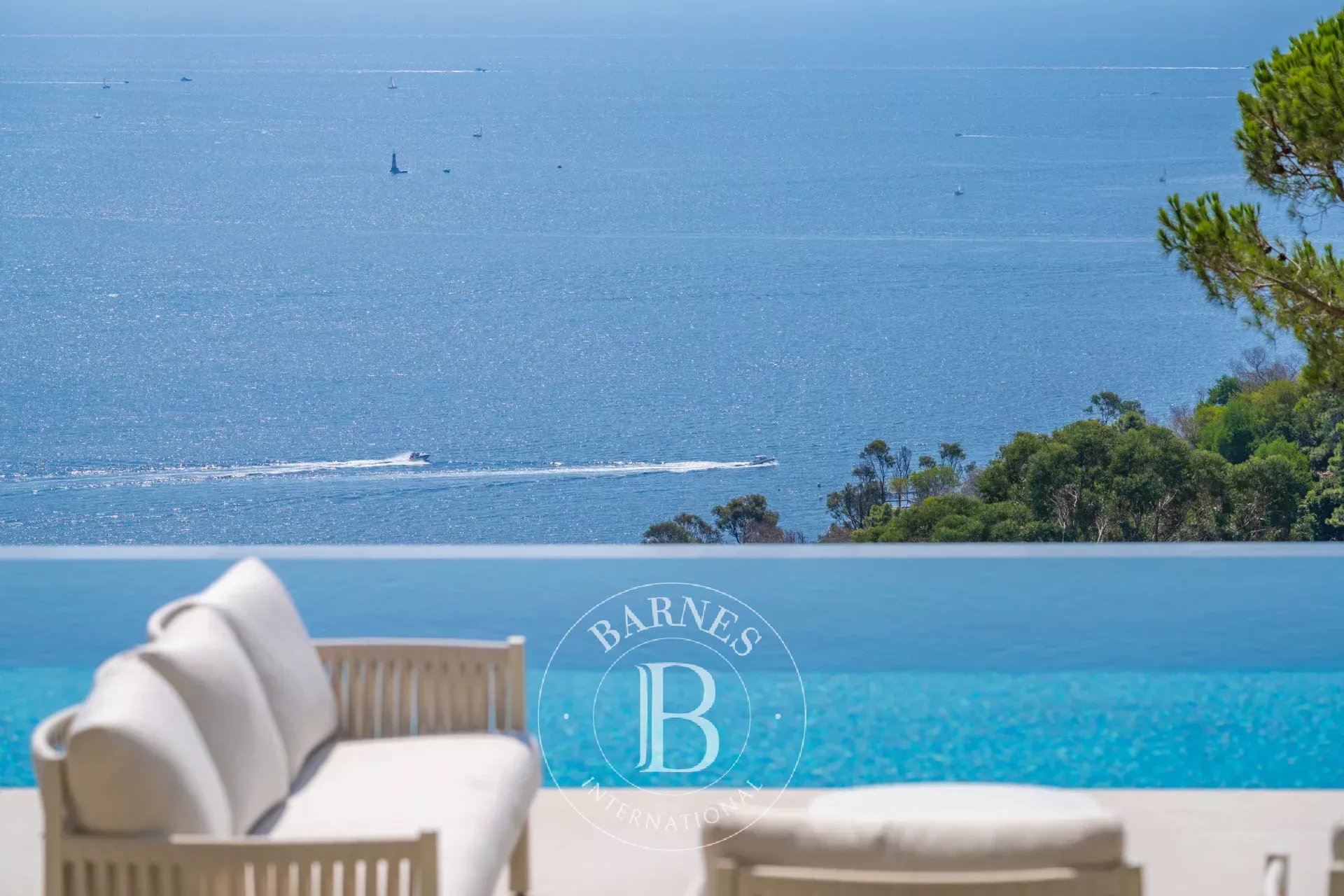 SUPER CANNES - VILLA CONTEMPORAINE NEUVE - VUE MER PANORAMIQUE SPECTACULAIRE