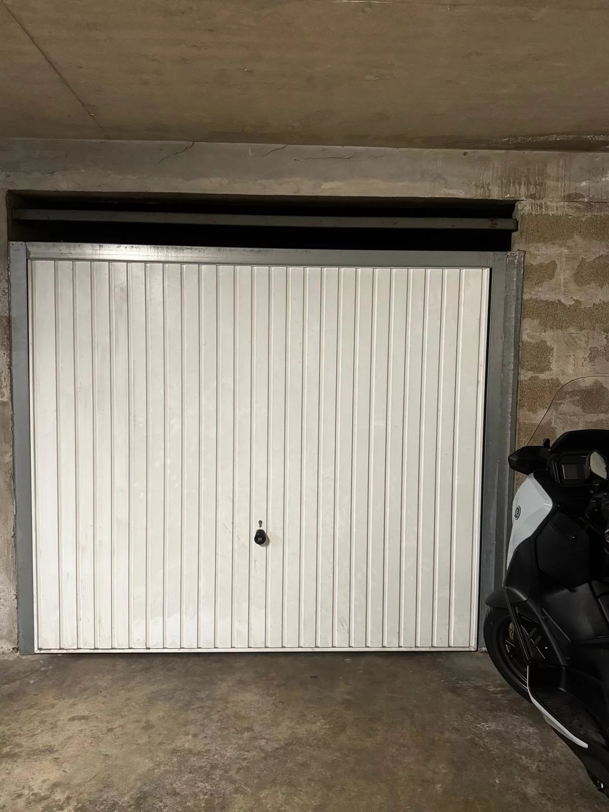 LE CANNET- APPARTEMENT FAÇON VILLA SUR LES TOITS – GARAGE & PISCINE