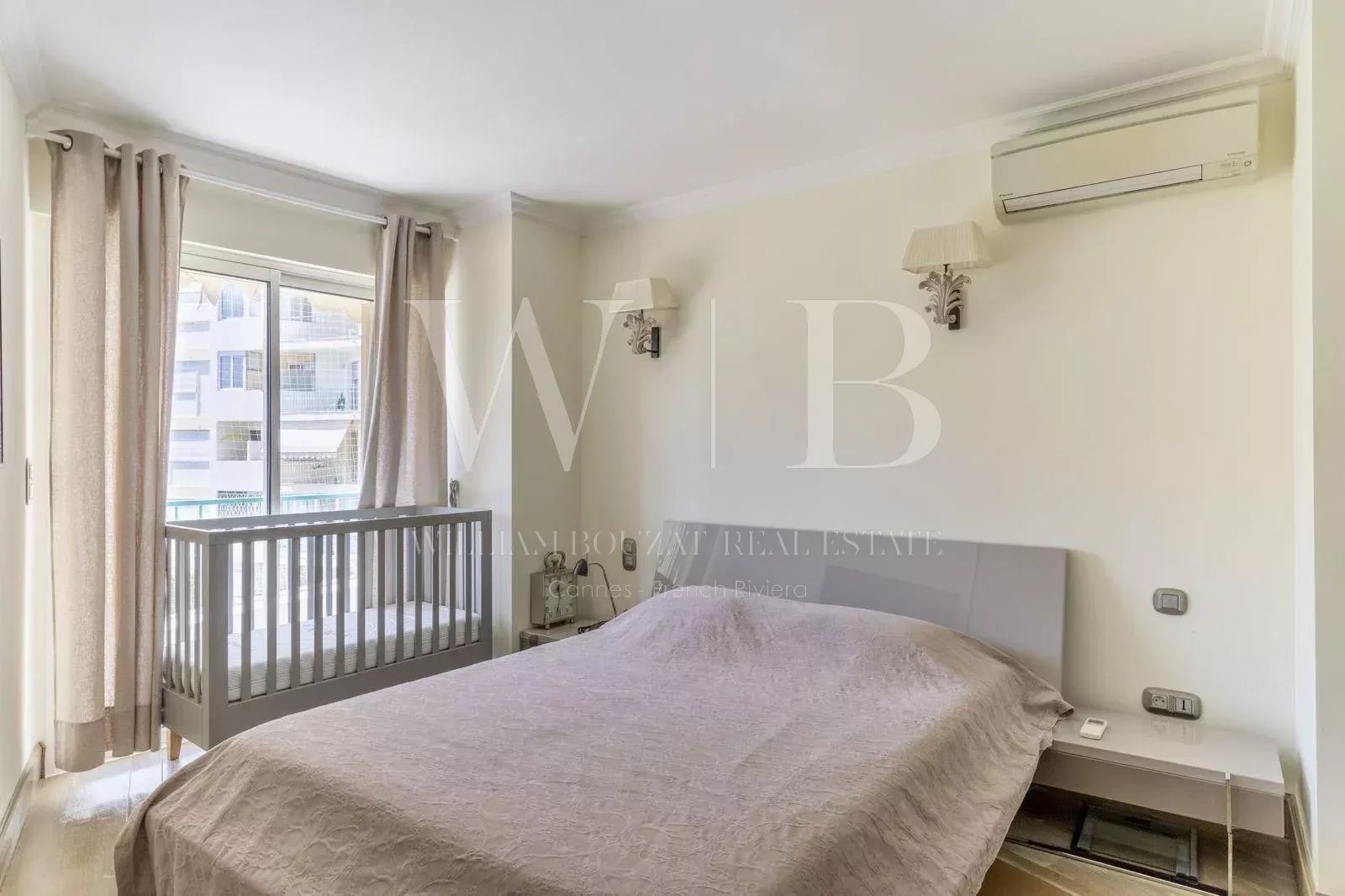 Cannes, la Croisette - Port Canto. Appartement de 229 m² avec vue mer + dépendances