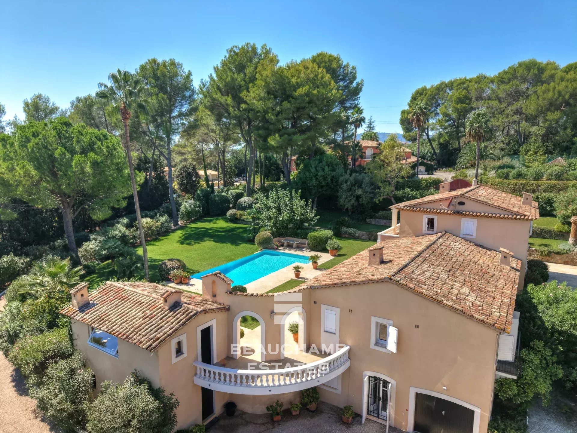 Propriété provençale 6 chambres dans un domaine privé - Mougins