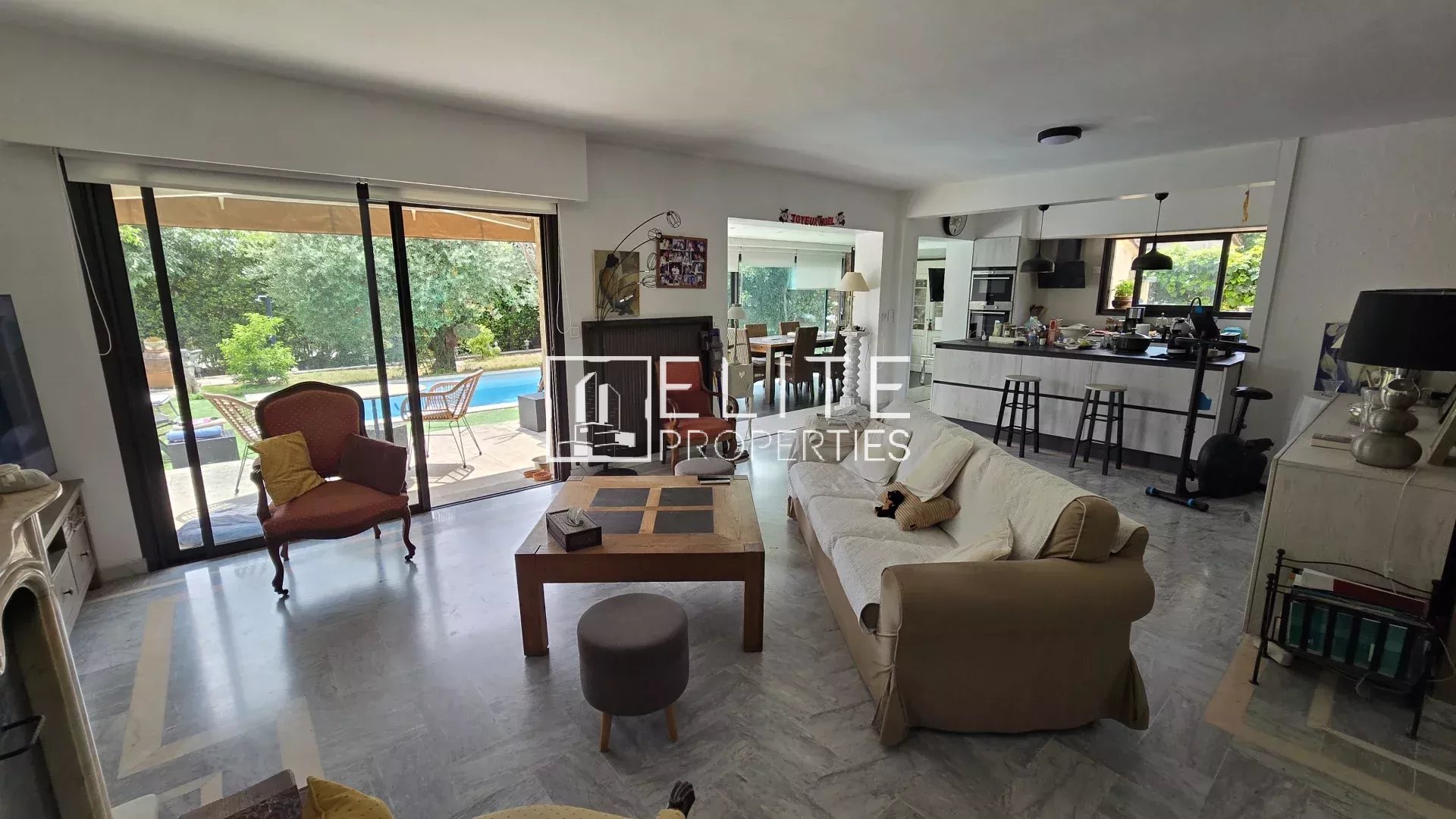 MAISON 4 PIÈCES 149m² + PISCINE MOUGINS