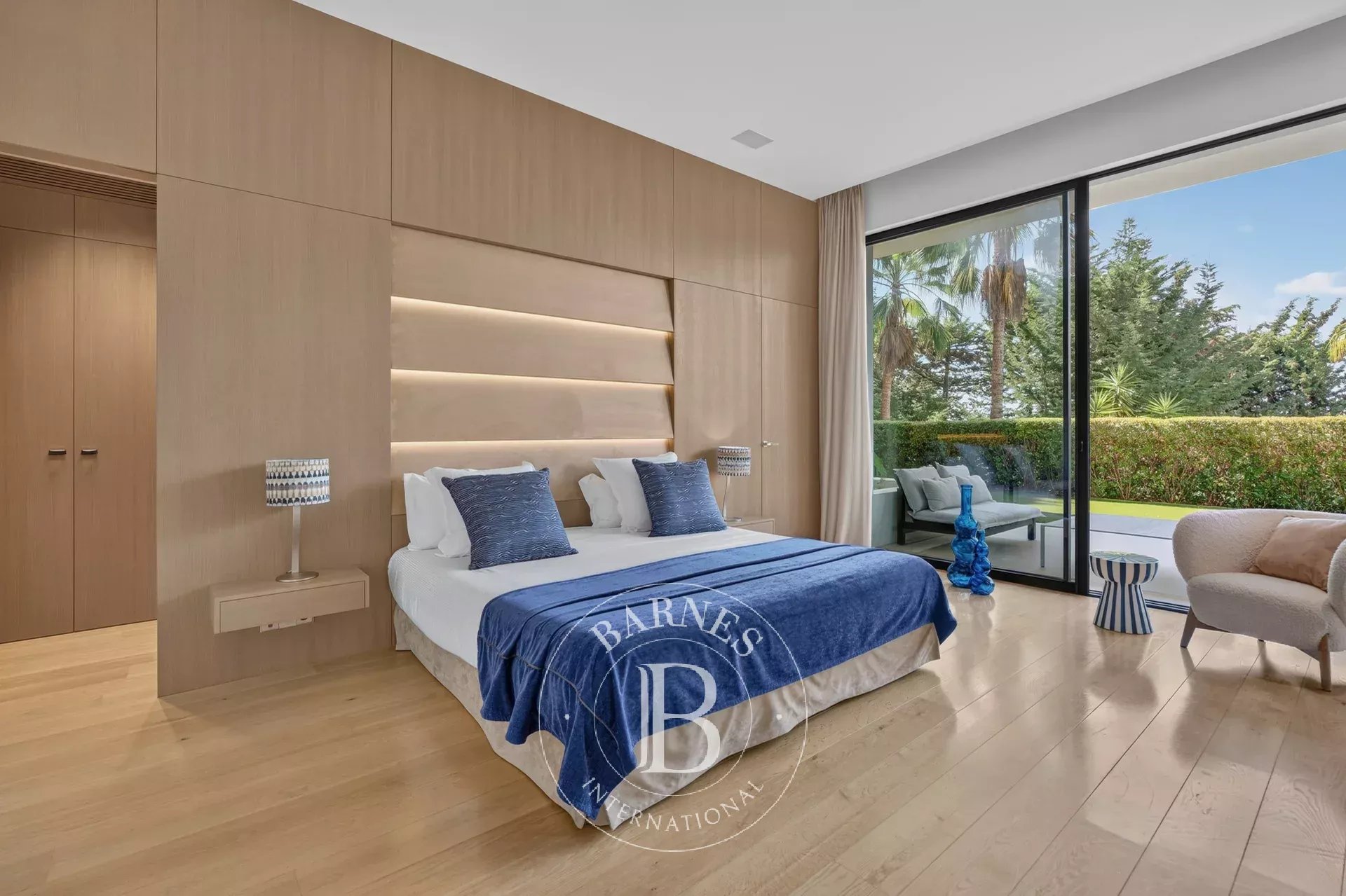 CANNES CALIFORNIE - VILLA CONTEMPORAINE AVEC VUE MER PANORAMIQUE - 8 CHAMBRES