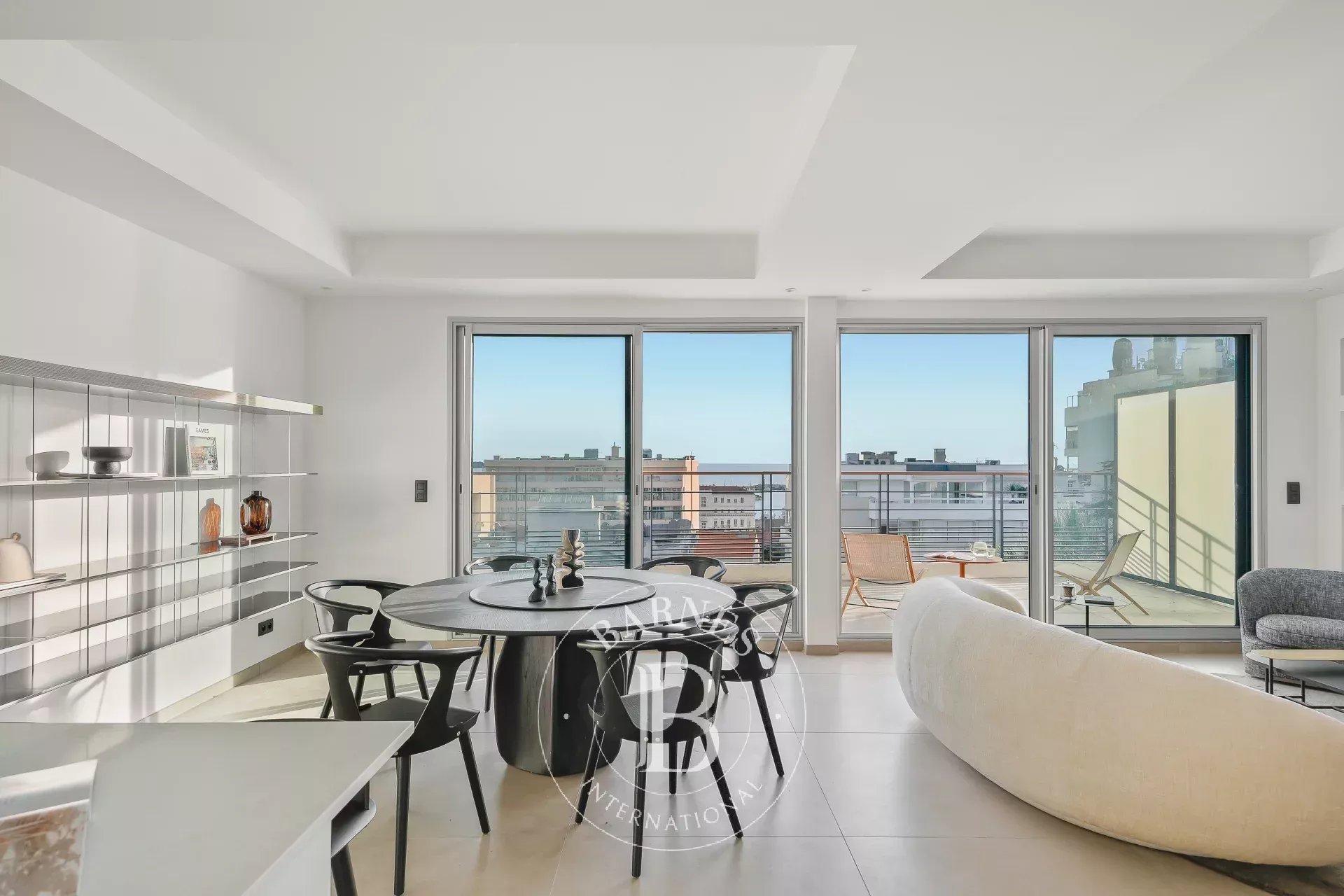 CANNES CENTRE - ROOFTOP - VUE MER - JACUZZI - 3 PIECES