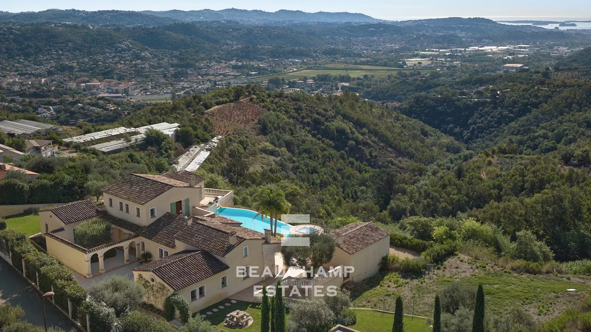 Villa provençale avec vue panoramique sur les collines - Pégomas
