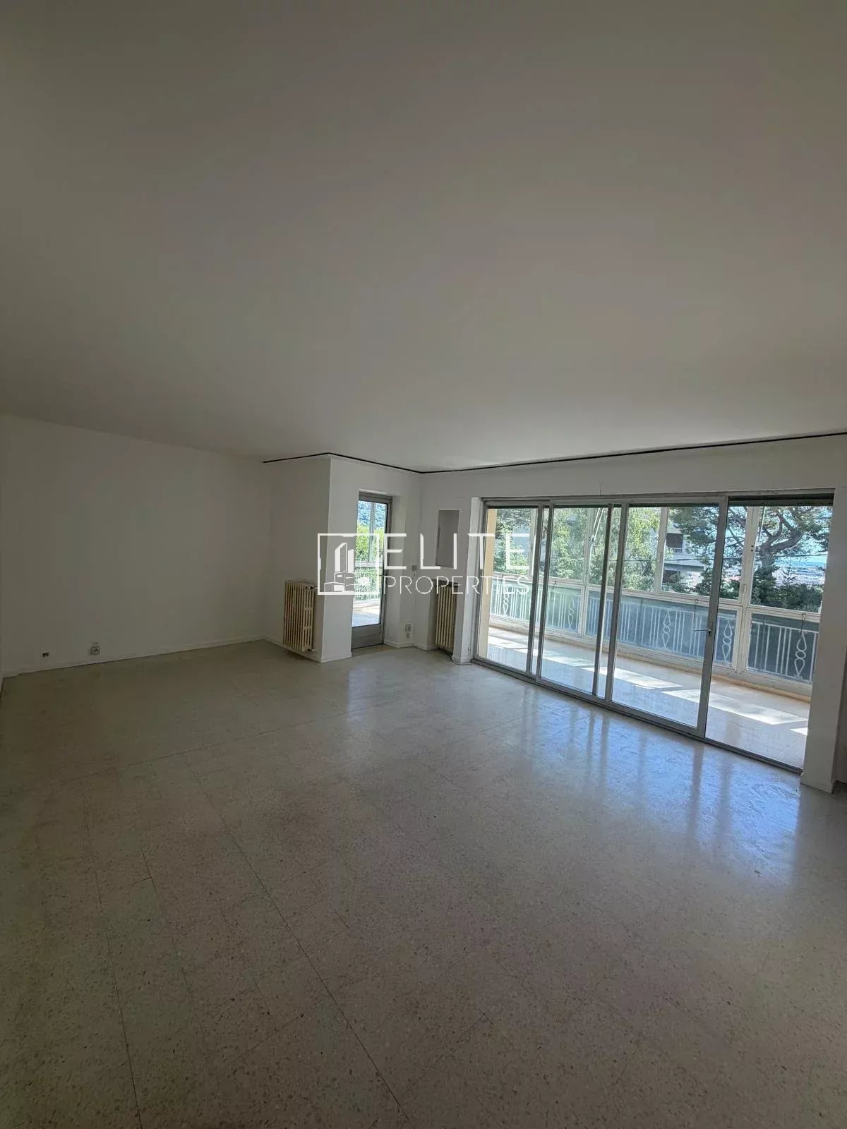 APPARTEMENT 5 PIÈCES DE 138 M² AVEC TERRASSE – LE CANNET