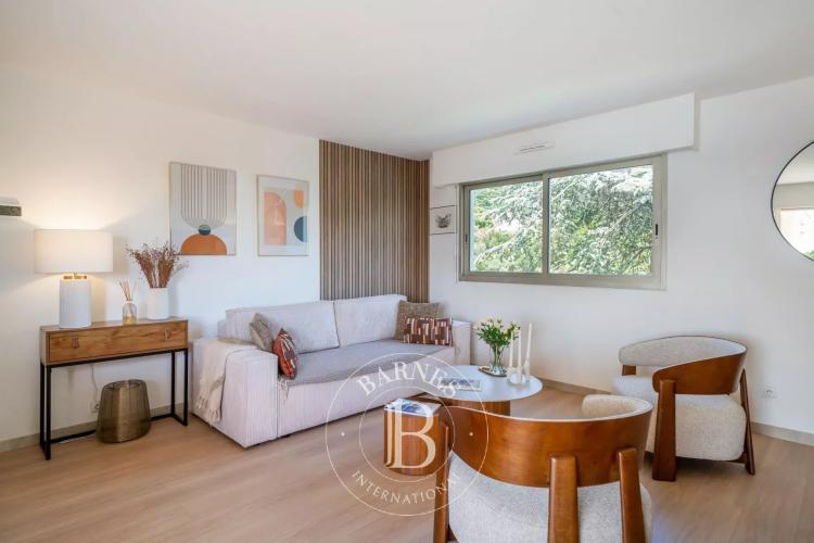 EXCLUSIVITÉ – CANNES BAS CROIX DES GARDES - DERNIER ETAGE - VUE MER - TERRASSE - ACCES DIRECT PLAGE - 1 CHAMBRE