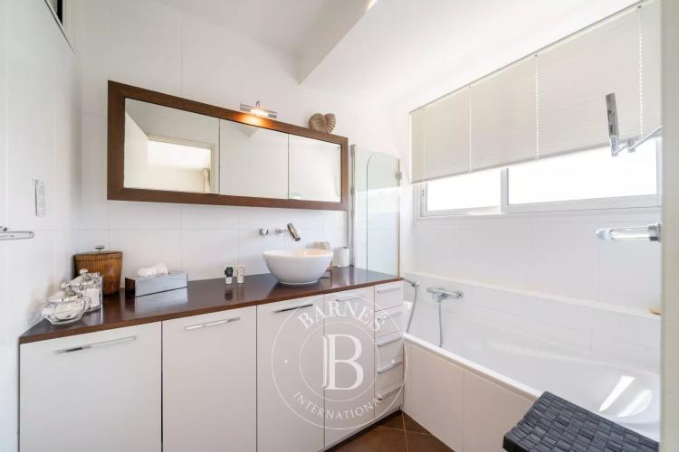 EXCLUSIVITÉ – CANNES BAS CROIX DES GARDES – VUE PANORAMIQUE MER – TERRASSE – 2 CHAMBRES