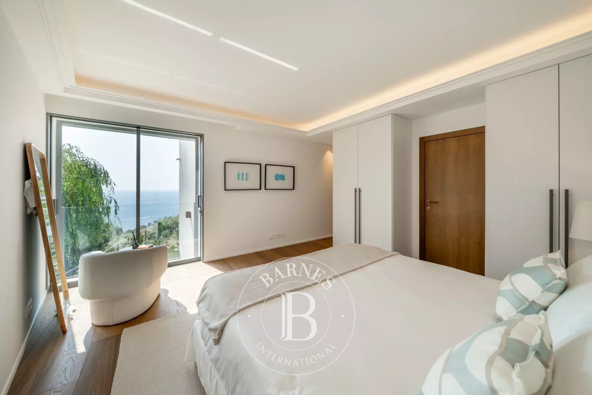 SUPER CANNES - VILLA CONTEMPORAINE NEUVE - VUE MER PANORAMIQUE SPECTACULAIRE