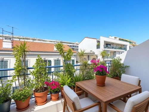EXCLUSIVITÉ – CANNES BANANE – STUDIO - TERRASSE – 4e ÉTAGE – ASCENSEUR