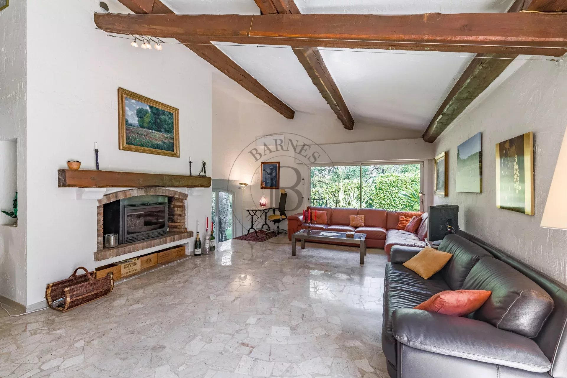 MOUGINS – VILLA FAMILIALE – DOMAINE SÉCURISÉ