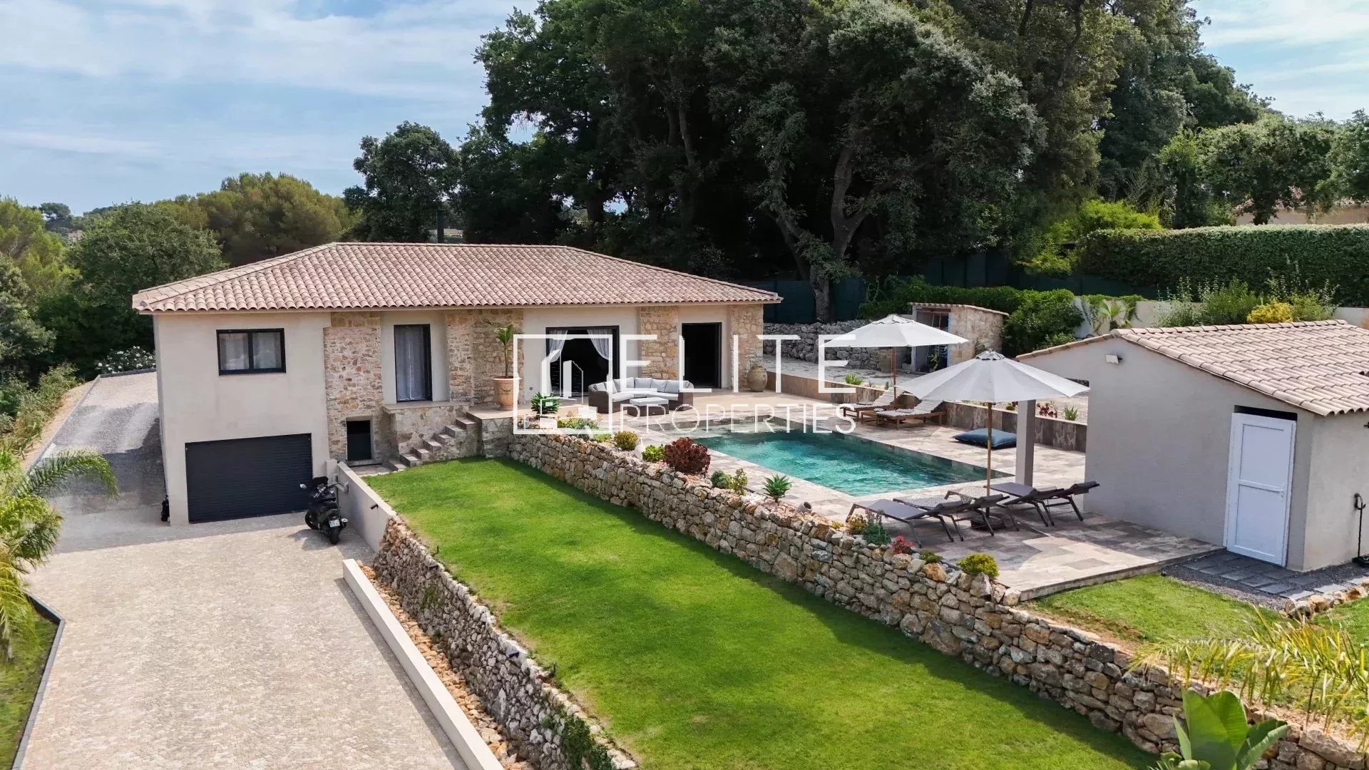 Évasion et raffinement : villa de caractère rénovée