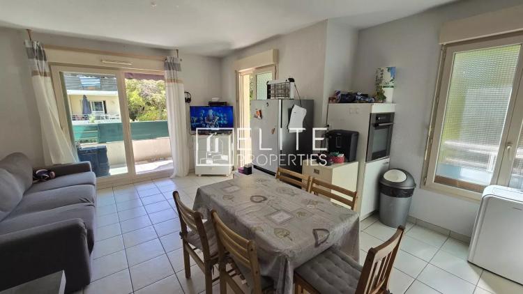 APPARTEMENT 3 PIÈCES  60 m² + 3 PARKINGS – ANTIBES