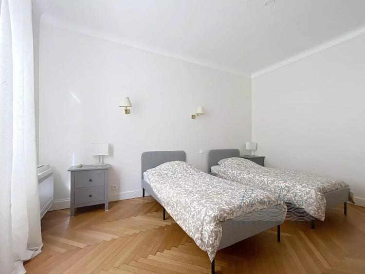 Villa élégante avec jardin et piscine, Petit Juas