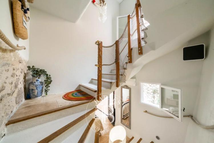 CANNES SUQUET - 2 PIÈCES - TERRASSE